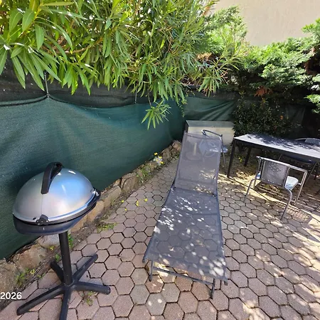 Agreable Dans Avec Piscine Apartment