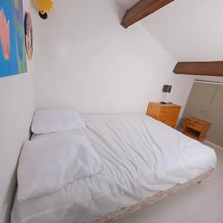 Apartment Agreable Dans Avec Piscine *