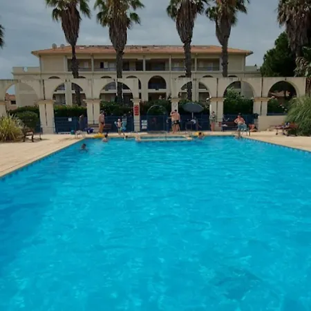 Dans Résidence Avec Piscine * Le Lavandou