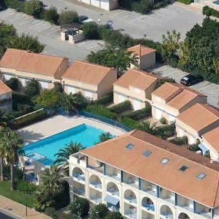 Dans Résidence Avec Piscine * Le Lavandou